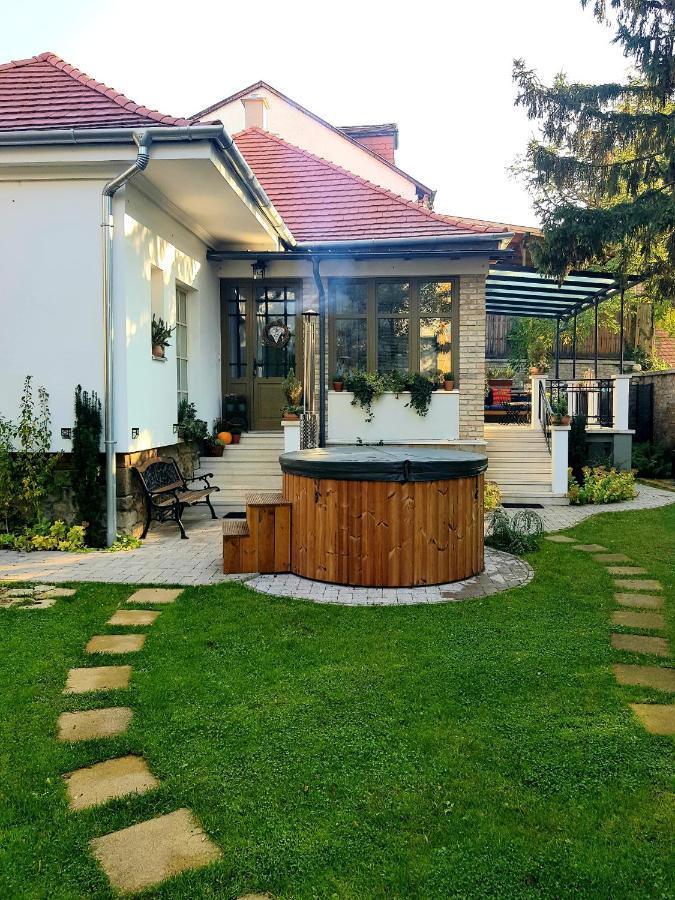 Belvarosi Kerteshaz Keszthely Exterior foto